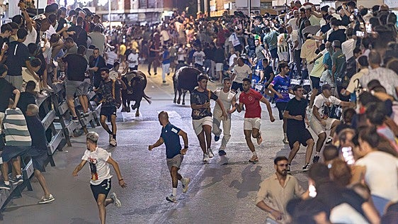 El último encierro de las fiestas de Blanca se desarrolla sin sobresaltos en la cita más multitudinaria ante 8.000 personas