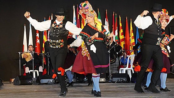 Bolivia clausura el 45 Festival Nacional de Folclore Ciudad de Jumilla