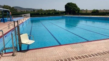 Una de las piscinas que ha sido cerrada en Totana.