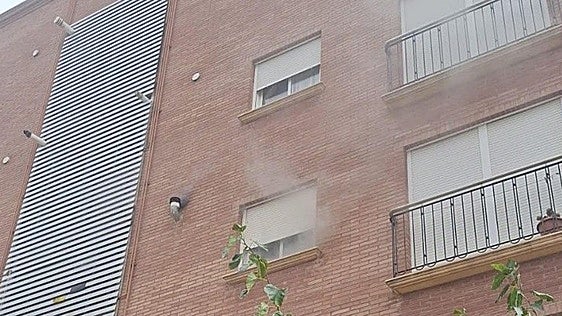Dos ancianos atendidos tras incendiarse su casa en Jumilla