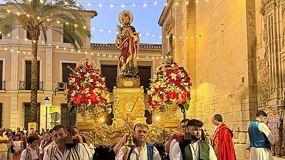 San Bartolomé bendice los campos en el último día de las fiestas de Cieza