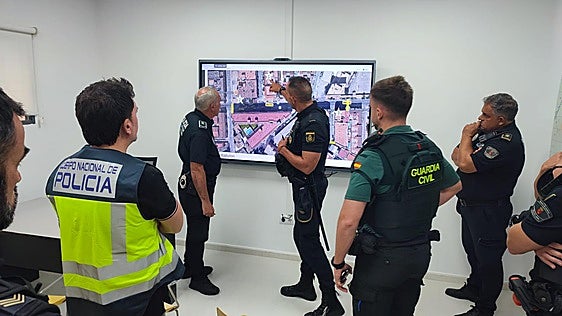 Más de cien identificados en la inspección de locales de ocio e inmuebles okupados en San Pedro del Pinatar