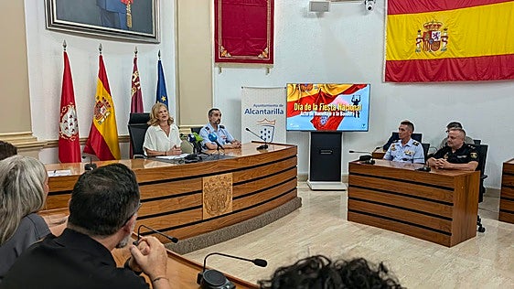 Alcantarilla prepara su Homenaje a la Bandera con desfile militar y salto paracaidista para el 4 de octubre