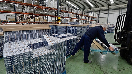 El golpe que sufre la exportación alimentaria regional en EE UU se ceba con zumos, conservas y golosinas