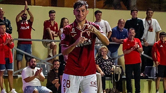 Raúl Rubira, el canterano total que se destapa en el Real Murcia