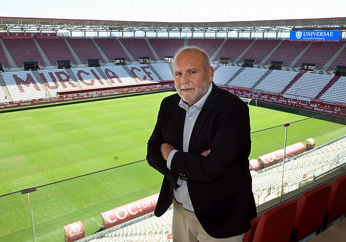 Manuel Sánchez Breis, director deportivo del Real Murcia, en la cuarta planta del Enrique Roca el pasado jueves.