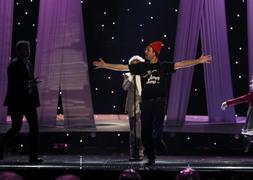 Un espontáneo se cuela en la actuación de Daniel Diges