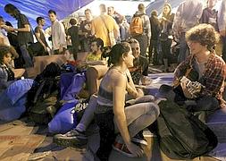 Los 'indignados' acampan en la Puerta del Sol