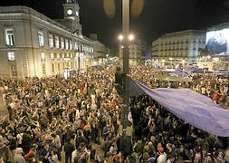 Miles de 'indignados' toman la calle