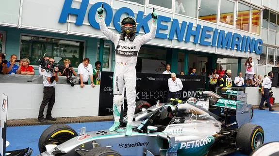 Rosberg celebra la victoria en el Gran Premio de Hockenheim. 