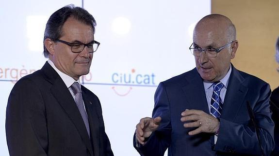 Durán Lleida (d.), junto a Artur Mas. 