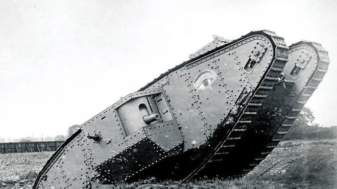 Vista de un tanque británico en Cambrais