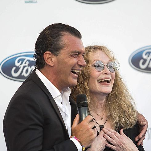 Antonio Banderas y Mia Farrow. 