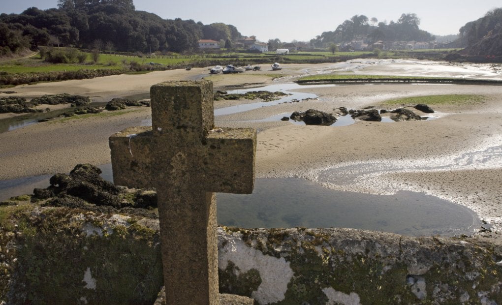 Cementerio de Niembro, un remanso de paz