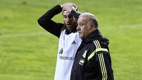 Ramos y Del Bosque, con la selección. 
