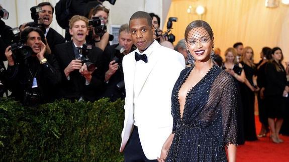 Jay-Z y Beyoncé acuden a una ceremonia en el Met. 