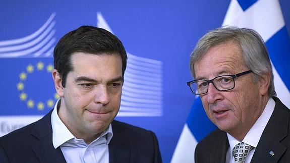 Alexis Tsipras y Jean-Claude Juncker.