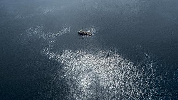 Vertido de fuel del pesquero ruso 'Oleg Naydenov'. 