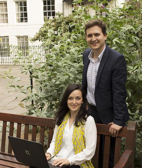 Los fundadores de la Escuela de Energía Verde, Javier Rubio y Marta Valien.