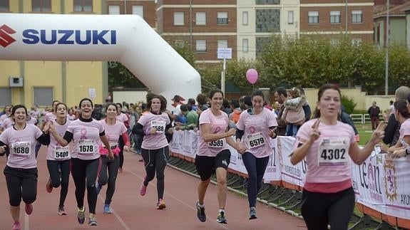 Carrera contra el cáncer de mama en León.