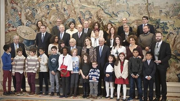 La Reina Letizia preside la entrega de los premios.