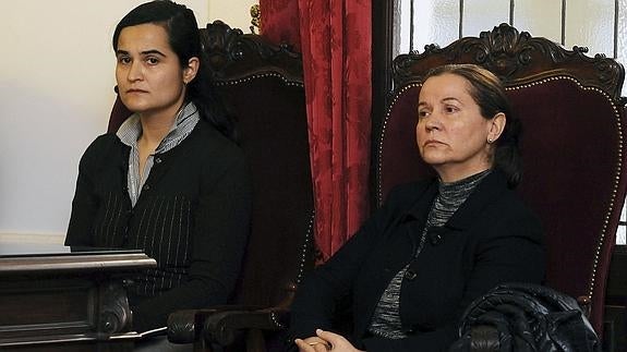 Triana Martínez y Monserrat González.