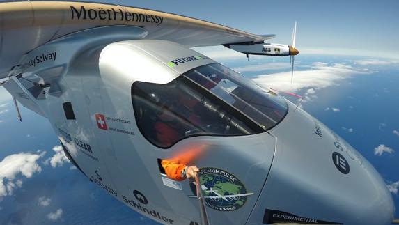 'Selfie' del piloto del Solar Impulse II, Bertarnd Piccard.