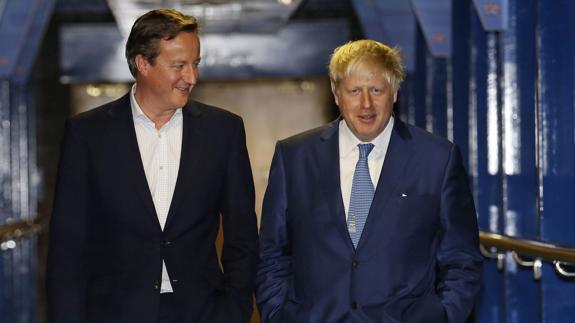 David Cameron junto a Boris Johnson, favorito para suceder al primero al frente de los conservadores británicos.