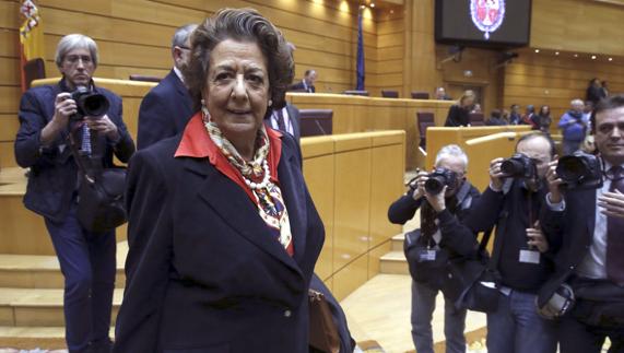 Rita Barberá en su escaño en el Senado. 