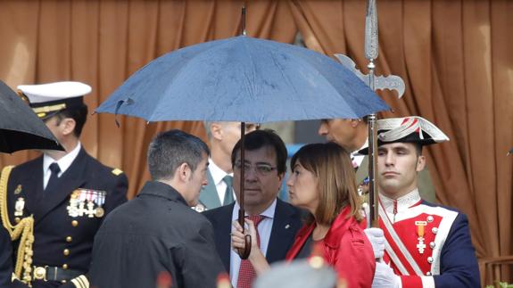 Los presidentes de Canarias, Fernando Clavijo (i); Extremadura, Guillermo Fernández Vara y Baleares, Francina Armengol.