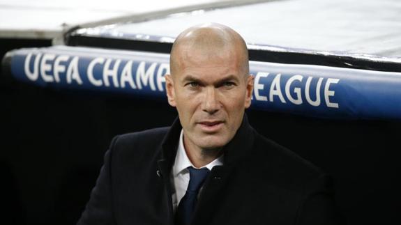 Zidane, ante el Nápoles. 