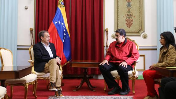 José Luis Rodríguez Zapatero y Nicolás Maduro, en el Palacio de Miraflores.