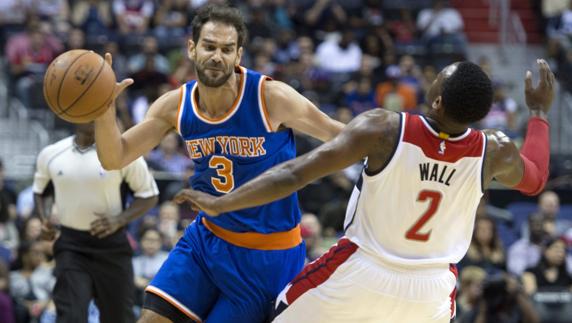 Calderón dirige un partido de los Knicks. 