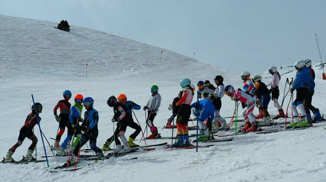 En las estaciones del Grupo Aramón ha regfresado la nieve con la entrada de la primavera