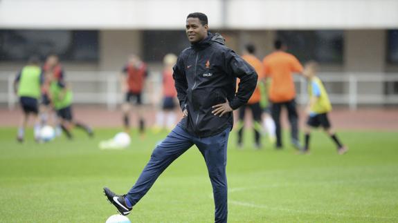 Kluivert, en un entrenamiento con Holanda. 