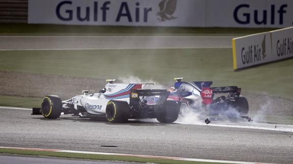El choque con Stroll que dejó fuera de carrera a Carlos Sainz. 