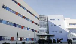 Vista ayer de una de las fachadas de las nuevas instalaciones de la facultad de Ciencias del Deporte en San Javier. ::                             JUAN LEAL