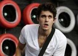 John Mayer, exnovio de Jennifer Aniston, deja Twitter