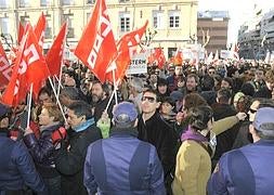 «¿Dónde está el dinero?», gritan miles de manifestantes por las calles de Murcia