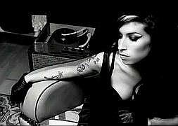 Amy Winehouse fallece a los 27 años en su casa de Londres :: YouTube