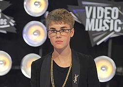 Los fans de Justin Bieber y One Direction se pelean en Twitter por un premio MTV
