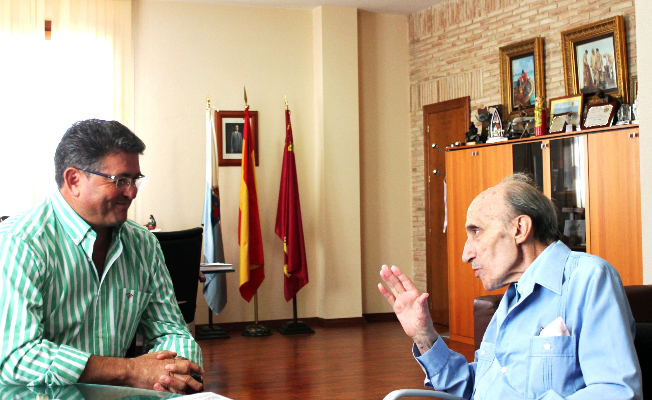 El actor José Sazatornil, distinguido como Hijo Adoptivo de Los Alcázares