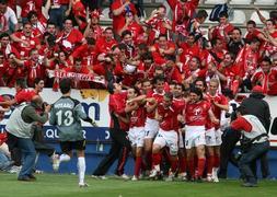 Los jugadores del Real Murcia celebran el gol de Iván Alonso a la Ponferradina / GECA SPORT