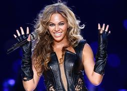 Beyoncé durante su actuación en la Super Bowl 2013. ::AFP