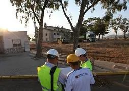 Arquitectos en la localización donde se ubicará el campus cartagenero. :: UCAM.