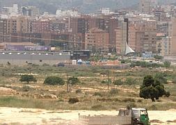 Terrenos donde se construirá la nueva estación de trenes. :: P. Sánchez/AGM