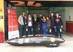El UPCT Solar Team, en una prueba celebrada el pasado mes en Cheste. :: CEDIDA