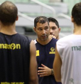 PREPARADO. Manolo Hussein, en un entrenamiento, espera el comienzo de la Liga/ N. García./AGM