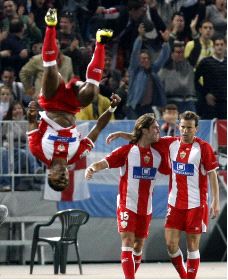 MINUTO 85. Uche celebra de esta manera el tanto del empate. / EFE