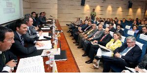 BALANCE. Un momento de la asamblea de Frecom, celebrada en el salón                 de actos de CROEM. / V. VICÉNS/AGM